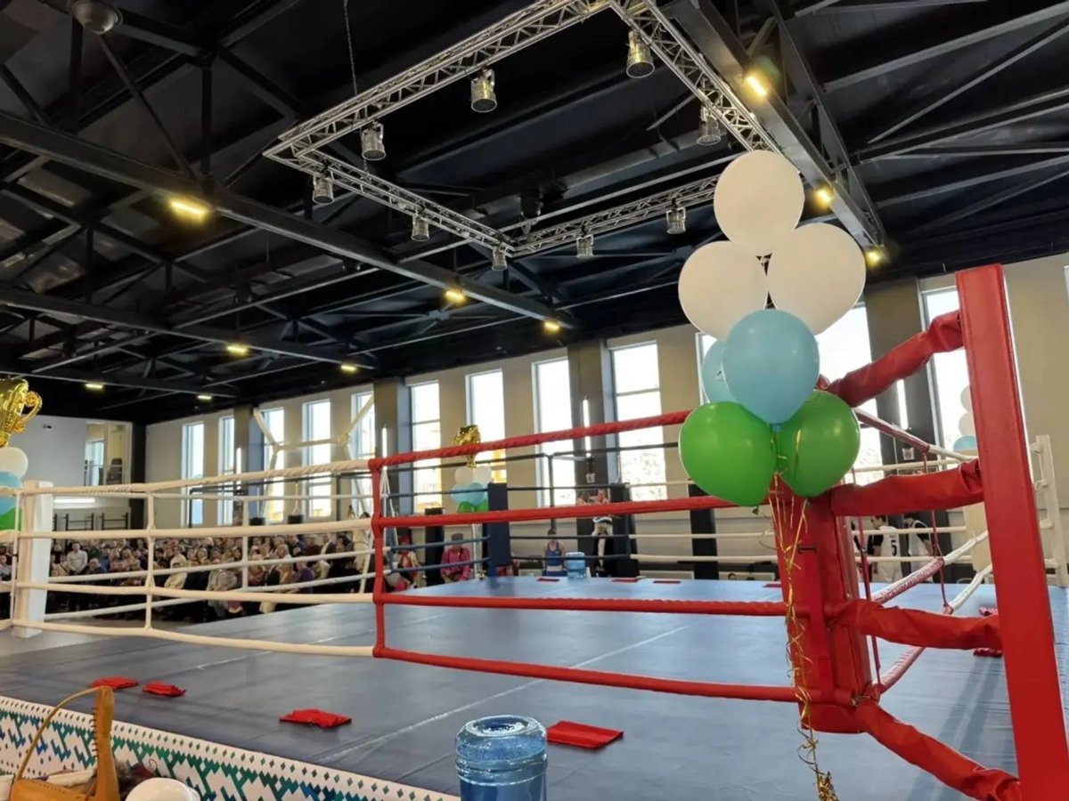    Ринг в новом спорткомплексе