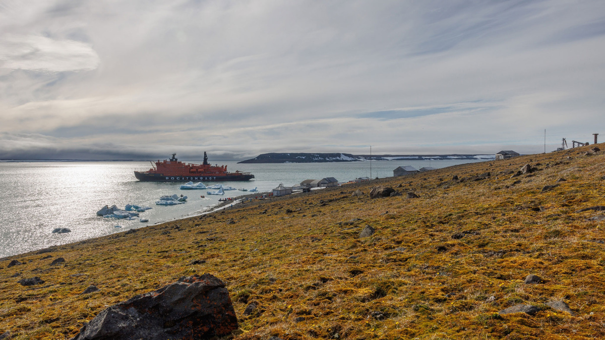    Ледокол в национальном парке "Русская Арктика" РИА