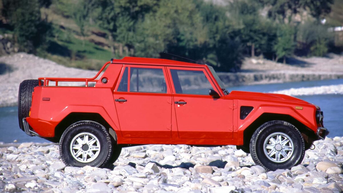 Lamborghini LM 002