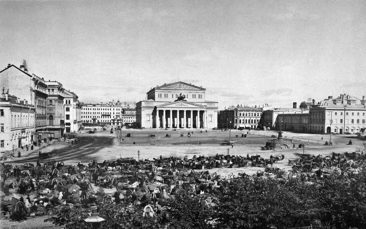 Здание театральной площади