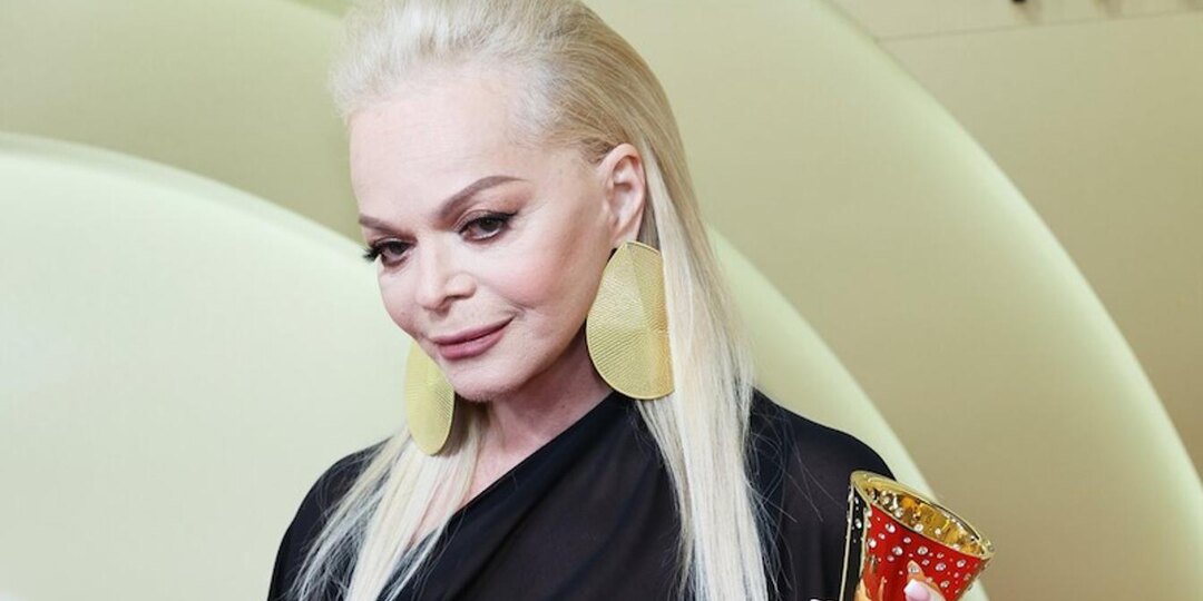 Директор Долиной ответил на слова ее влиятельного друга о "крыше над головой"