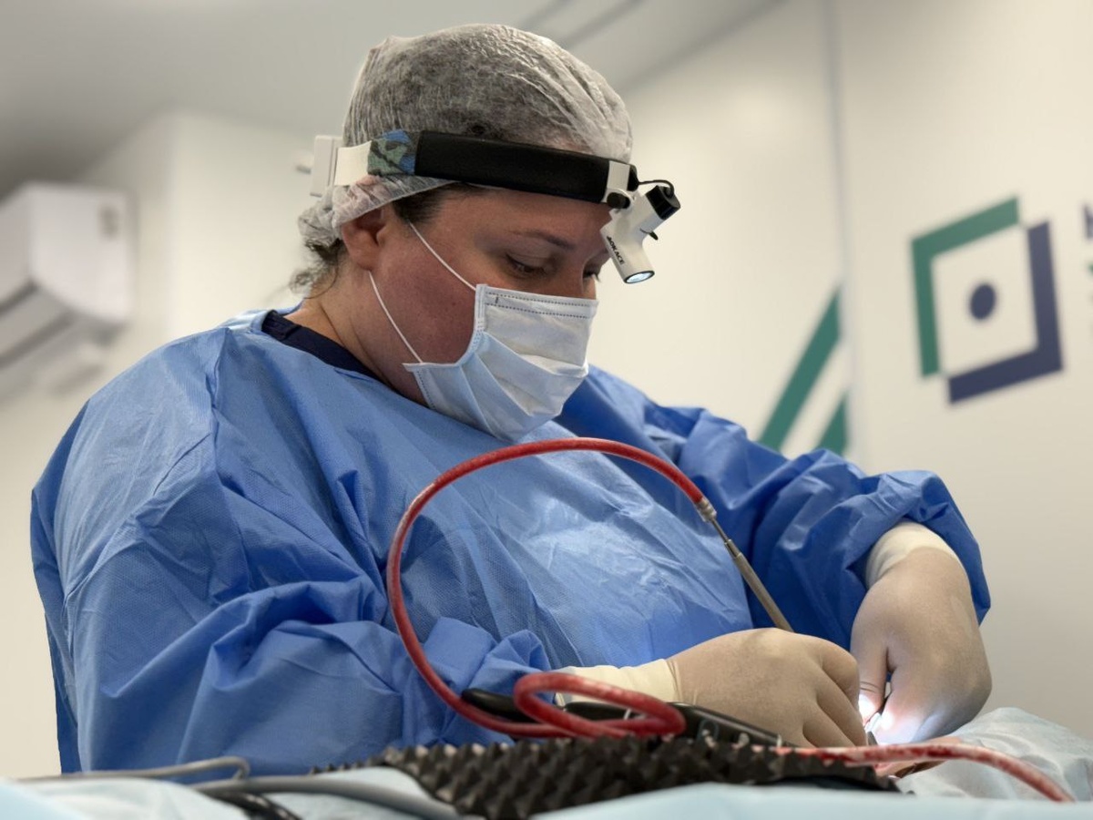 На фото кандидат медицинских наук, эксперт по лор-патологиям Клиники уха, горла и носа Сайдулаева Аза Исаевна