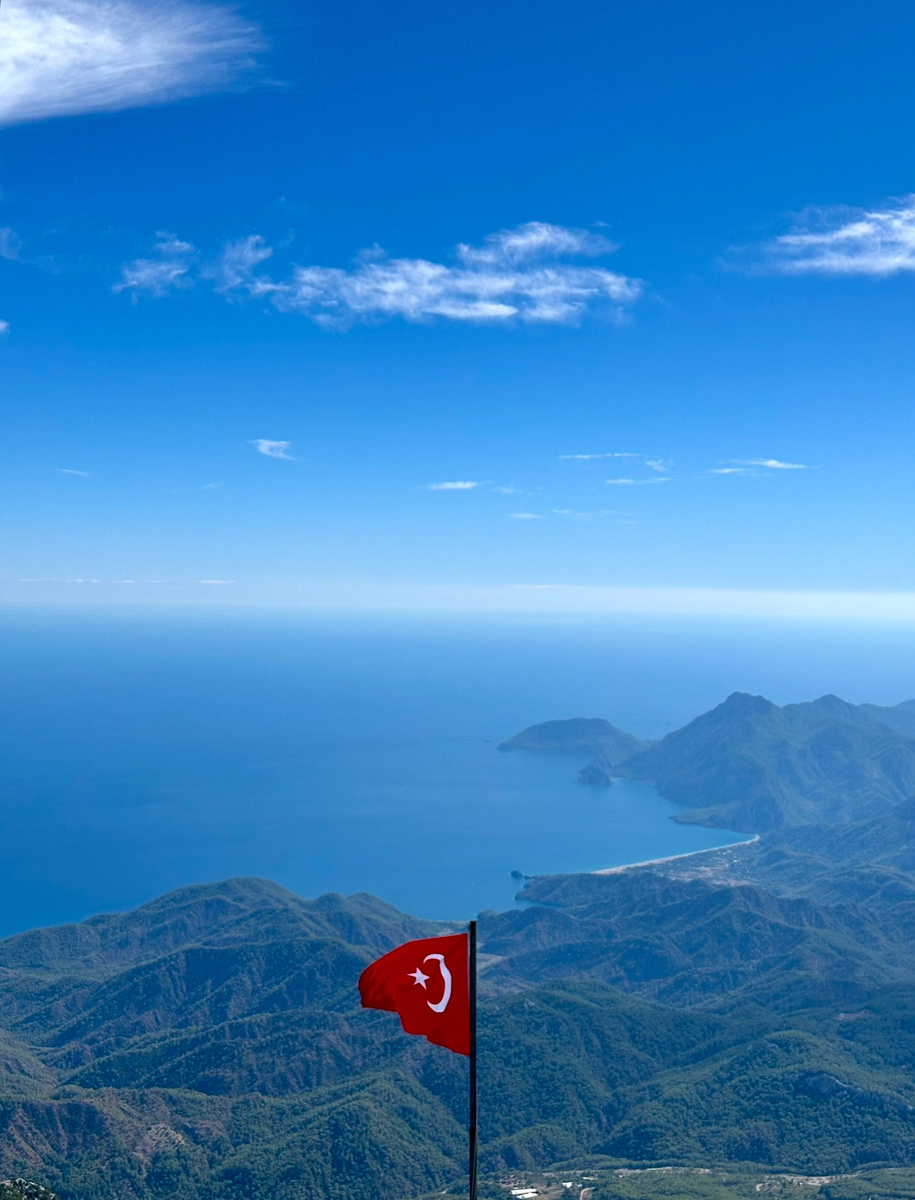 Вид с горы Тахталы (2364 м)