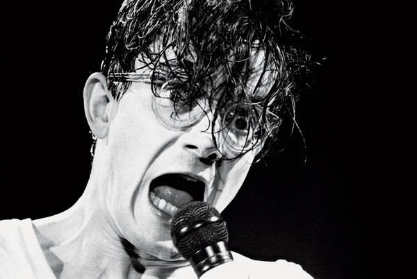 Марк Мазерсбо - автор обложки. Фото из открытых источников.