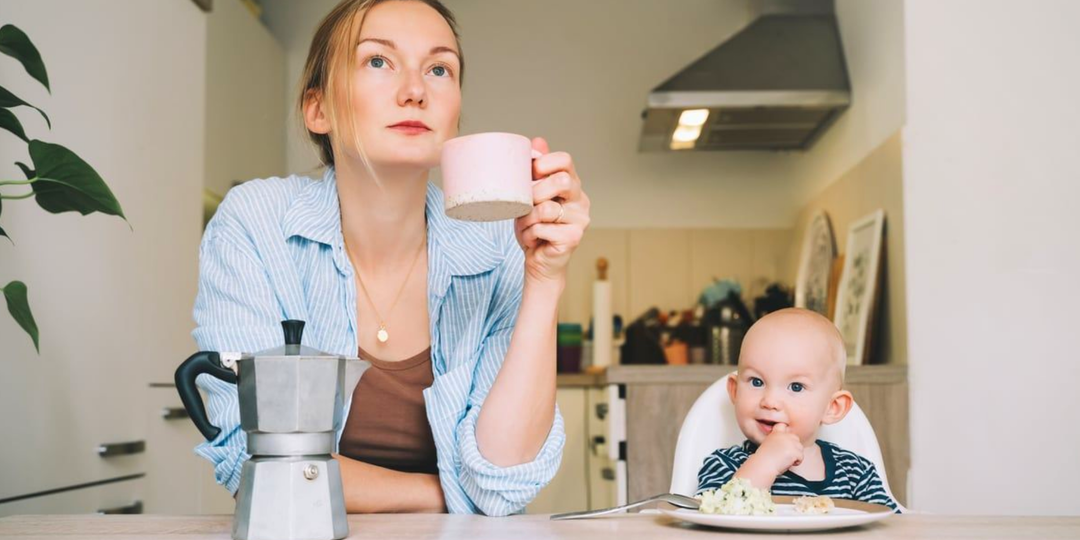 Утро мамы в декрете: честный репортаж без фильтров и постановочных фото 📱😅