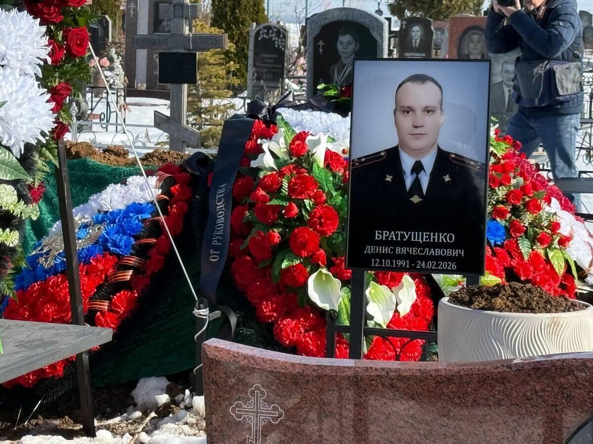    Прощание с сотрудником ГИБДД Денисом Братущенко в Белгороде | © РИА Новости