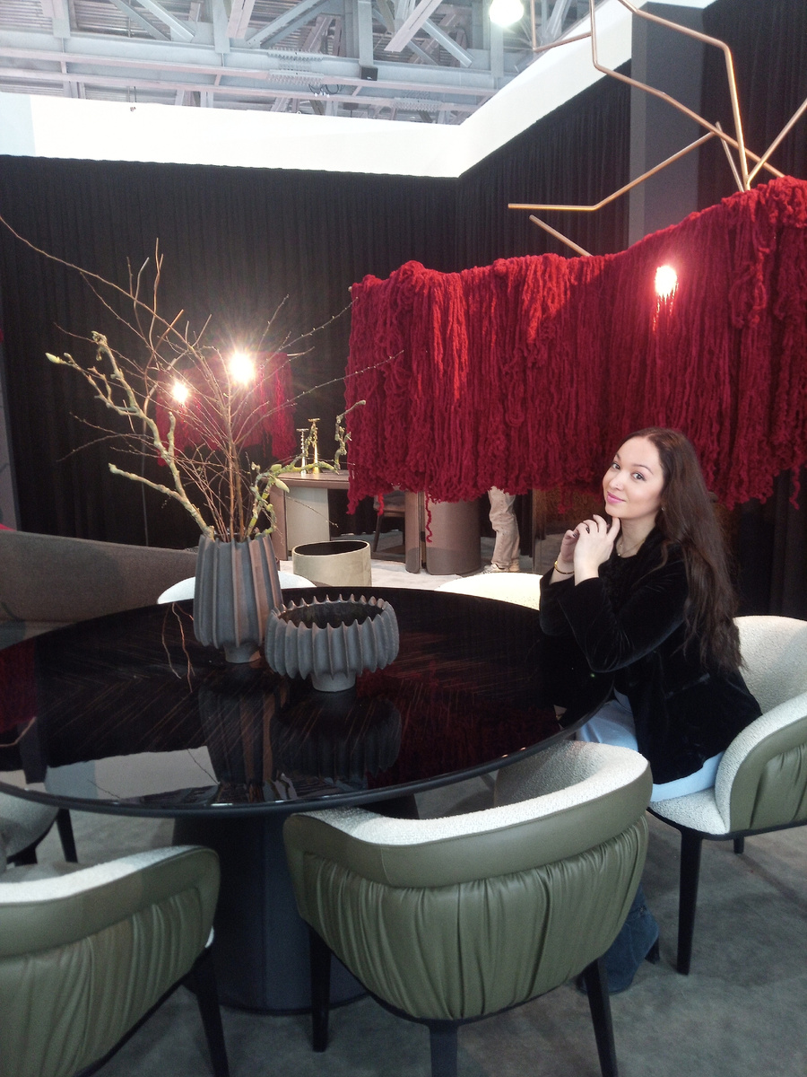 Автор на выставке Artdom 2026