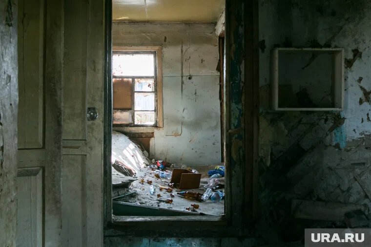 Тюменка Наталья Хомец живет 20 лет в заброшенном доме
Фото: Игорь_Меркулов © URA.RU