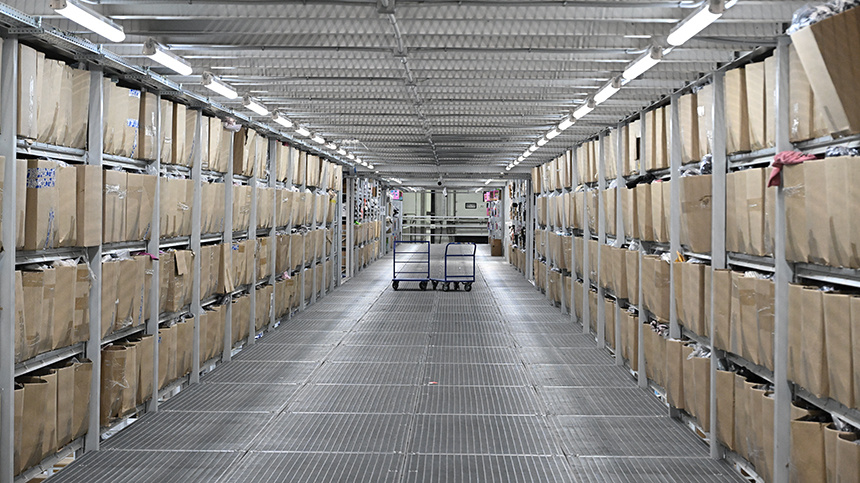    Что делать, если потерялась посылка? © РИА Новости/Максим Богодвид