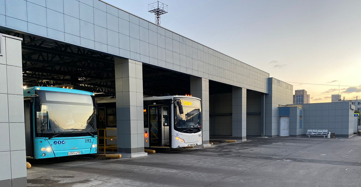 Бухарестская, 18Б. Поставка и монтаж комплекта фасадного керамогранита для облицовки зданий автобусного парка ГУП Пассажиравтотранс