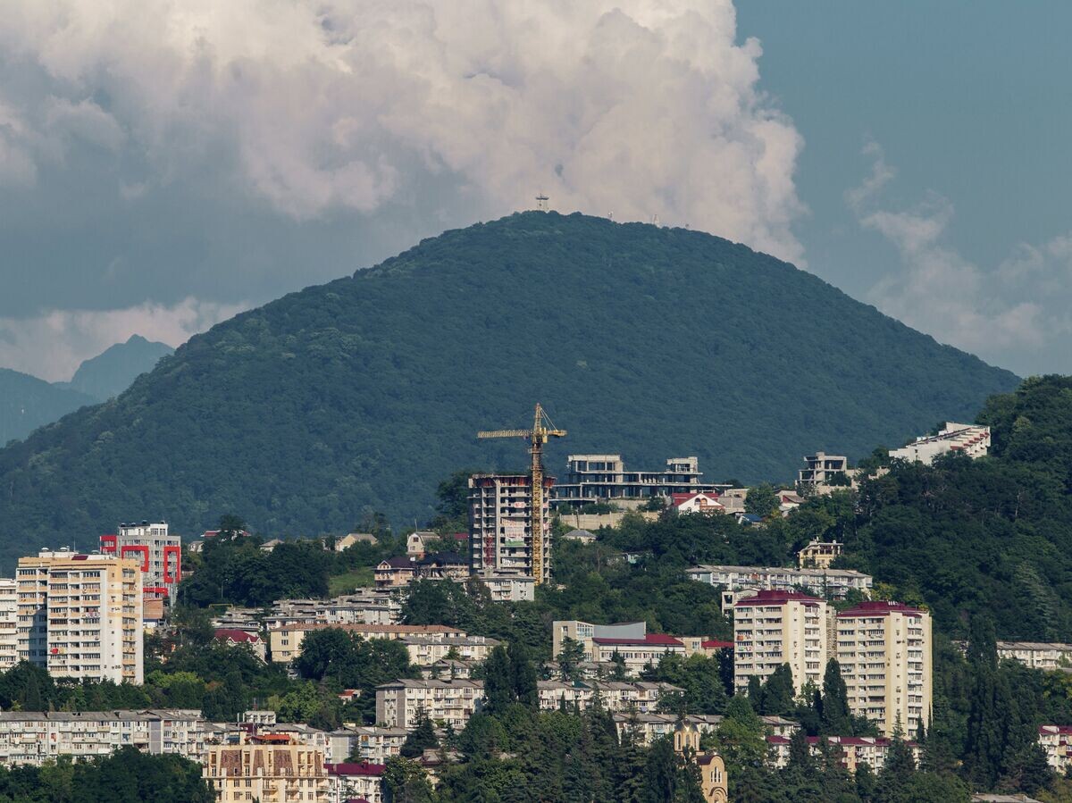    Города России. Сочи. Вид на гору Ахун | © РИА Новости / Михаил Мокрушин