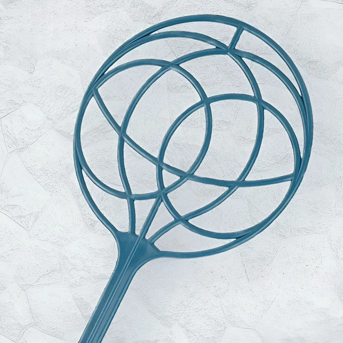 Старая добрая пылевыбивалка. Источник: ozon