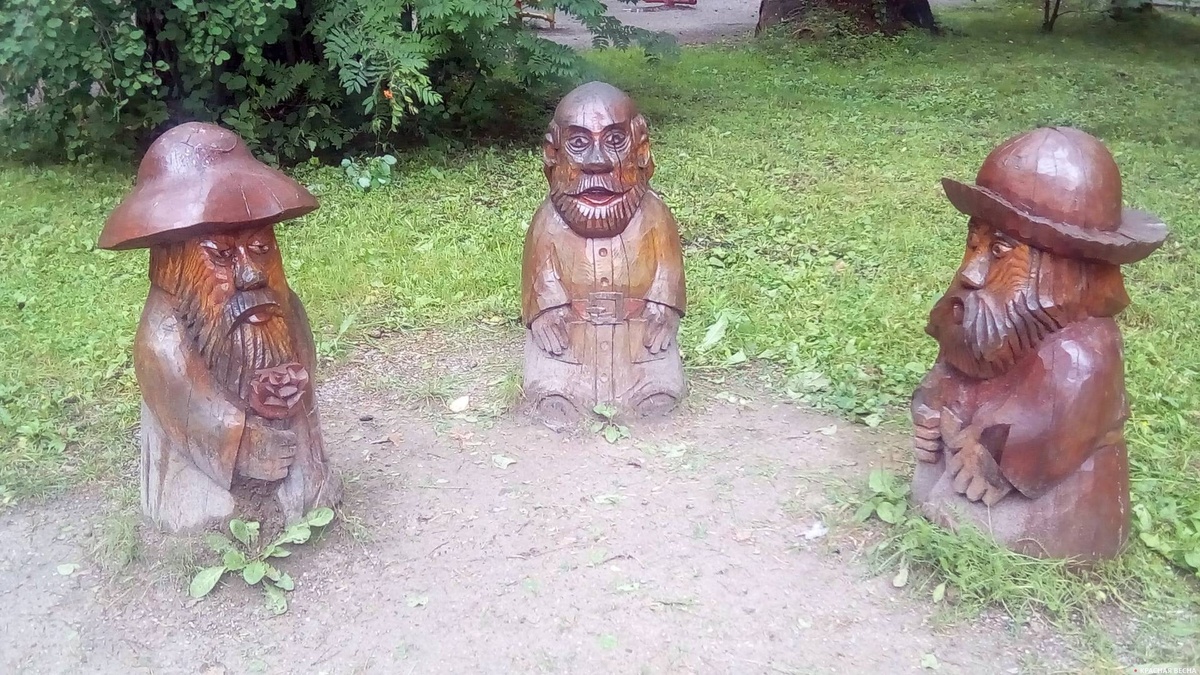     Деревянная скульптура   
Ольга Перегуд (с) ИА Красная Весна