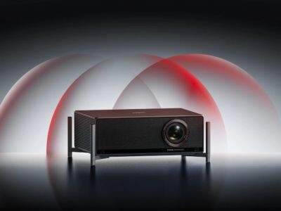    XGIMI показала проектор Titan 4K с диагональю «экрана» 250 дюймов и яркостью 5000 лм