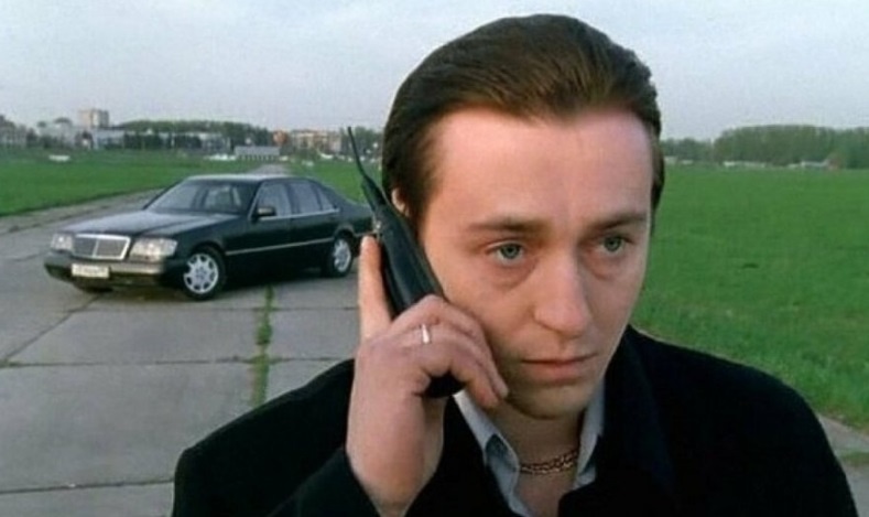 Фото: актер Сергей Безруков в роли Саши Белого