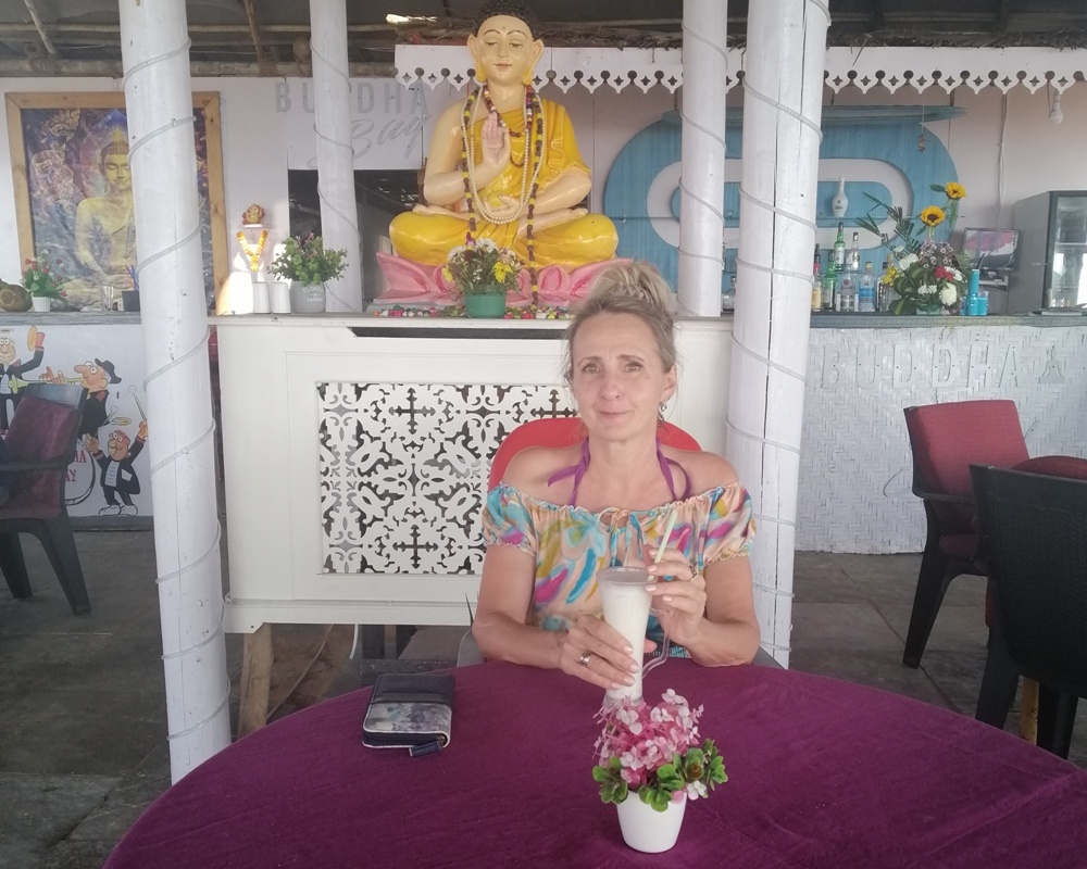 Автор в шеке Будда