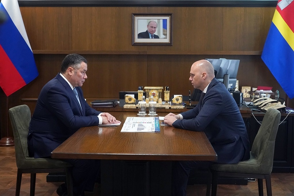 Игорь Руденя и Алексей Беспрозванных.Фото: пресс-слжуба правительства Калининградской области Янтарный край  📷
