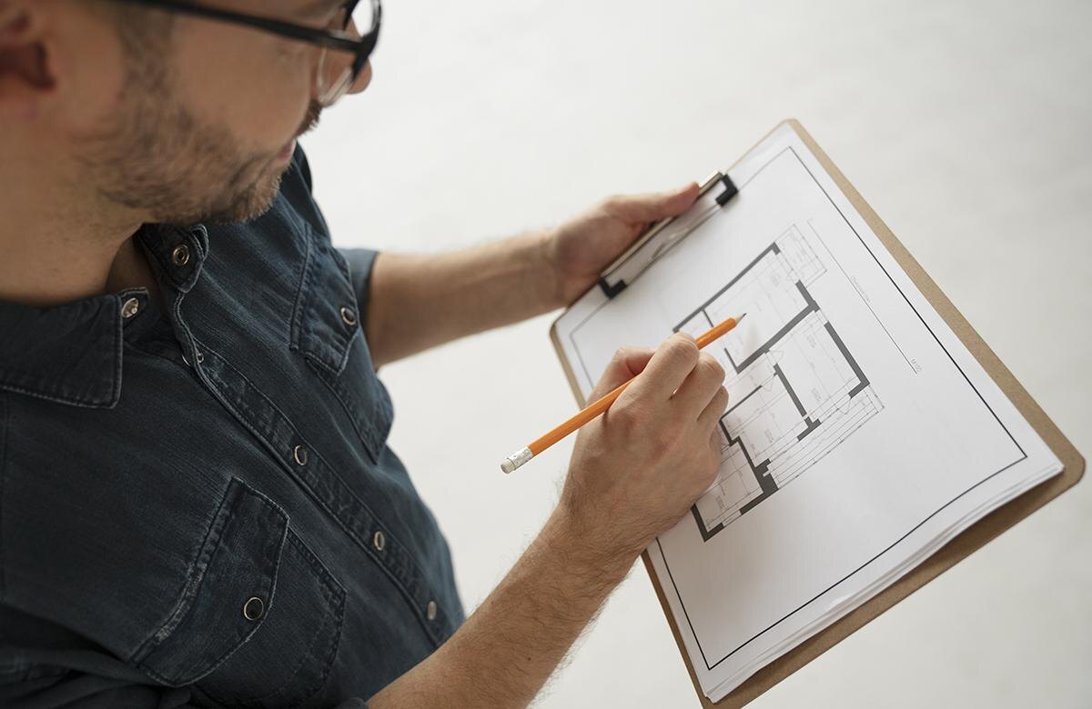 Freepik📷приступить к реконструкции, важно подготовить необходимые документы, согласования и рассмотреть форматы финансирования