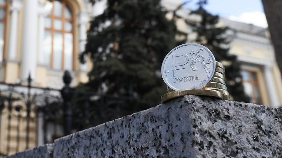 Рублю предсказали падение после ужесточения бюджетного правила. Но не все так однозначно