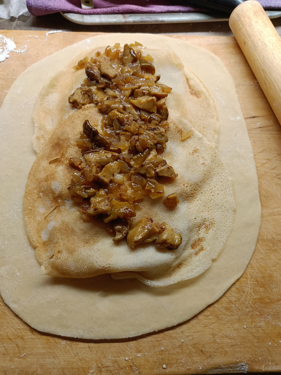 Делаем слой из грибов.