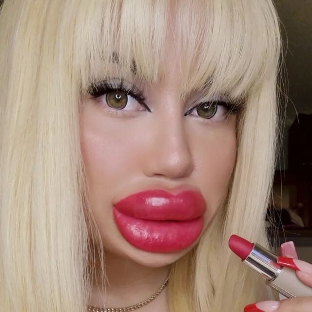 Самые большие губы