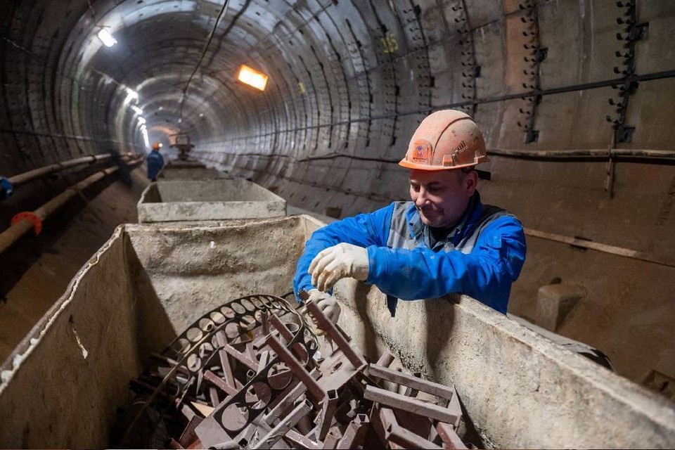    Скоро на "Театральной" снова закипит работа. Юлия ПЫХАЛОВА