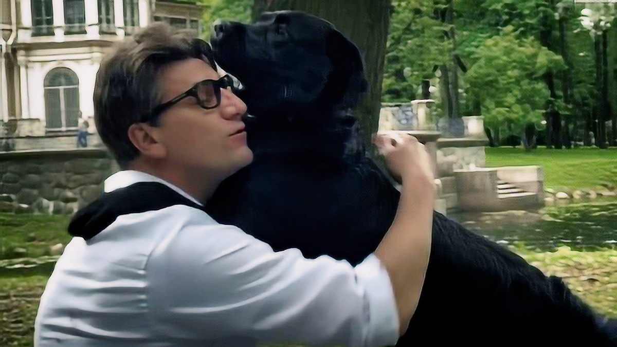 Кадр из фильма «Догги» 2025