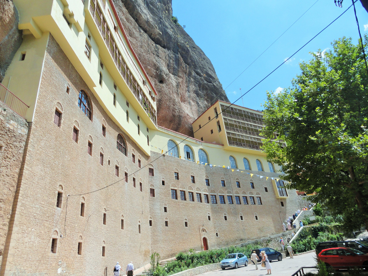 Монастырь Мега-Спилеон. Фото автора