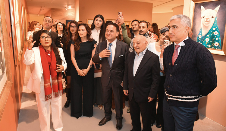 В открытии выставки приняли участие директор Центра Гейдара Алиева Анар Алакбаров, народный художник Азербайджана Омар Эльдаров, художница Соль Алехо