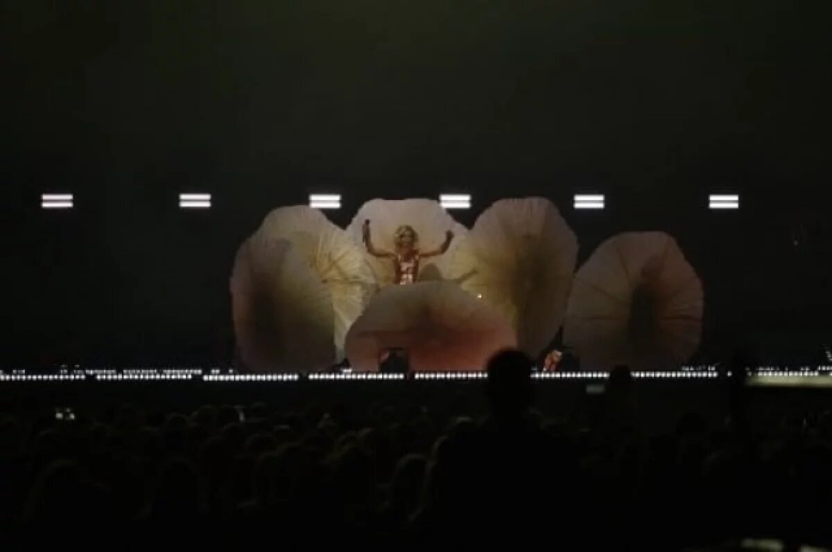    Новосибирцам показали фоторепортаж с концерта Гагариной на «Сибирь-Арене»