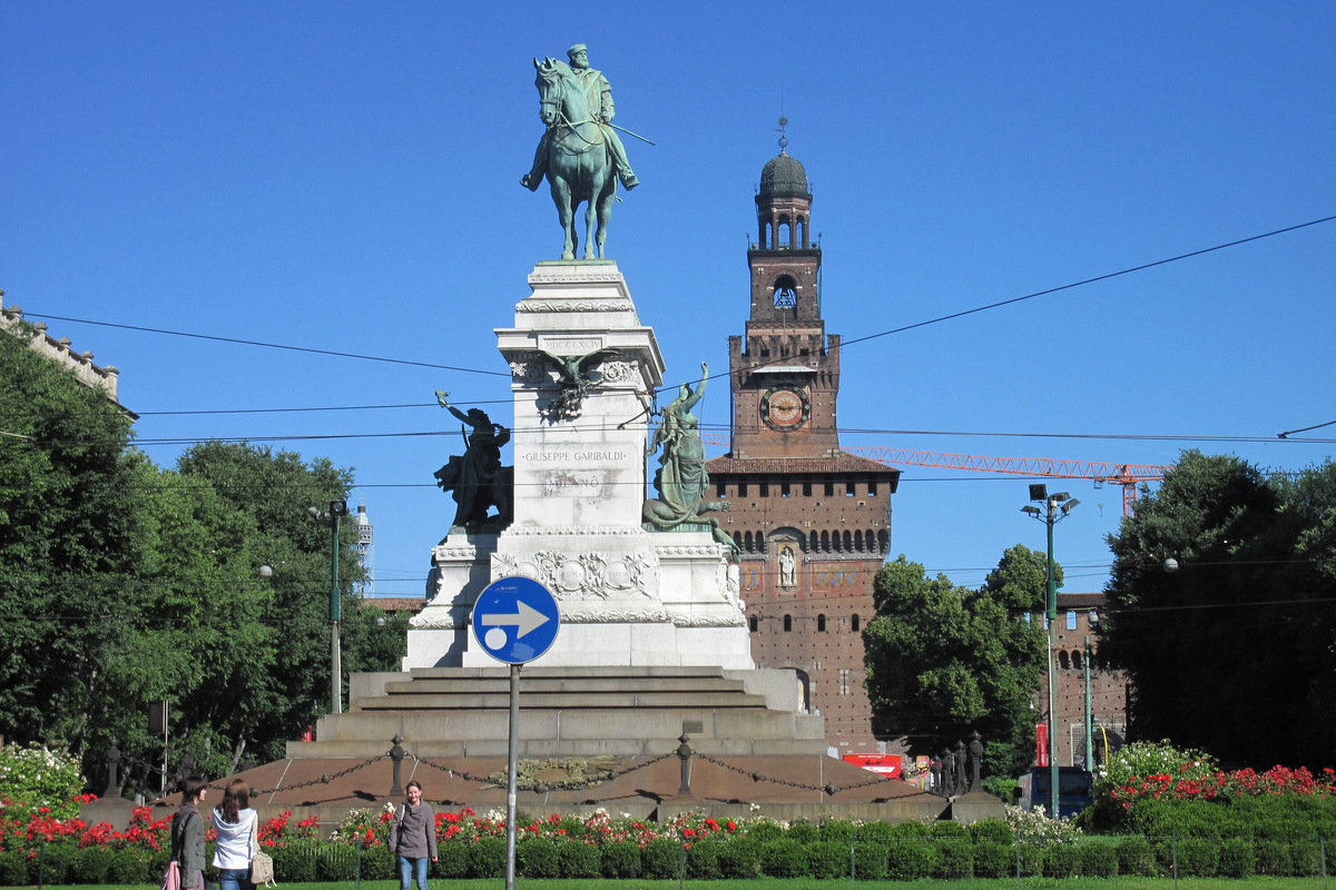 В Милане памятник Гарибальди установлен у метро Cairoli, а в России памятник итальянскому революционеру есть в Таганроге. Фото: Владимир Шеляпин / Wikimedi