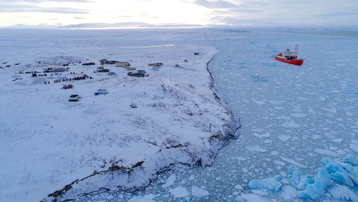 «Ледовая база Мыс Баранова». Фото: Андрей Парамзин, Никита Кузнецов, Фёдор Мохнаткин. Источник: aari.ru