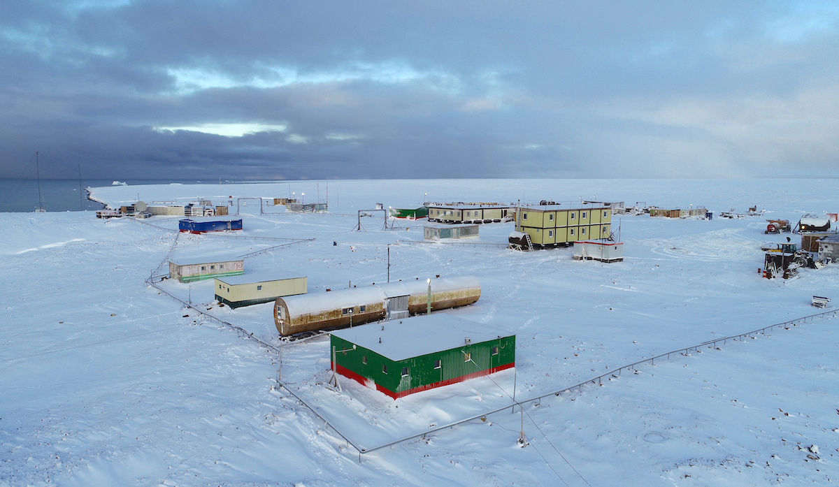 «Ледовая база Мыс Баранова». Фото: Андрей Парамзин, Никита Кузнецов, Фёдор Мохнаткин. Источник: aari.ru