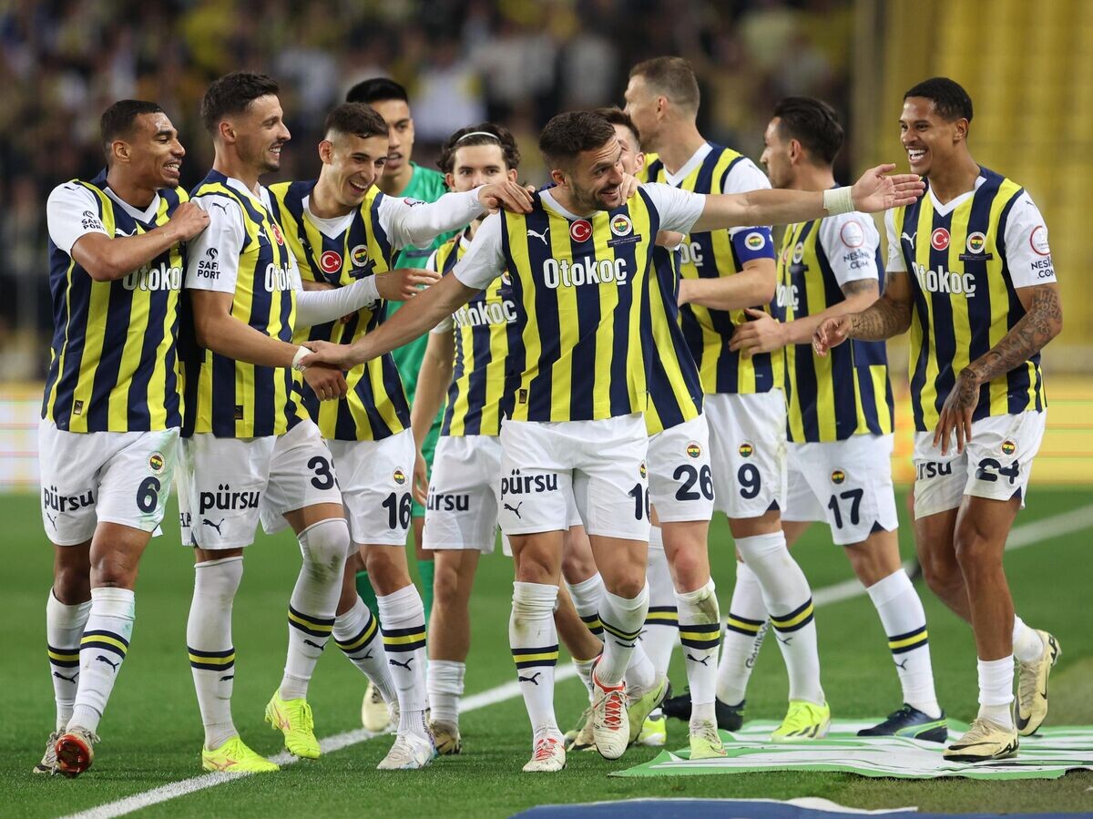    Футболисты клуба "Фенербахче" | © Фото : Пресс-служба ФК "Фенербахче"