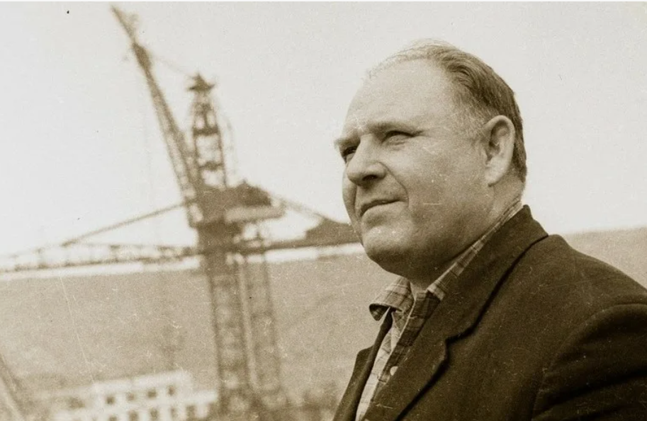 Евгений Никанорович Батенчук родился 28 февраля. Источник: https://1sn.ru/energostroitel-evgenii-batencuk-muzestvo-ne-slomlennoe-konclagerem