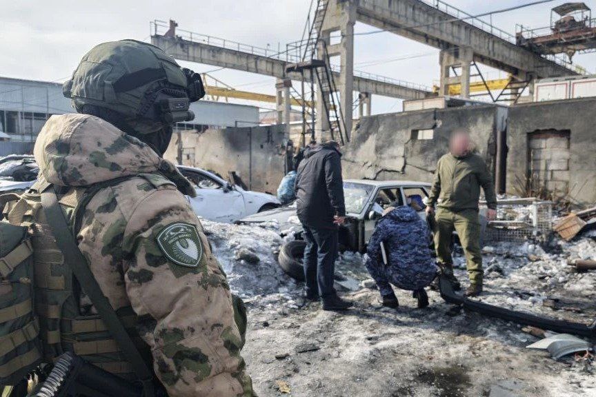    Сотрудники Росгвардии оказали помощь пострадавшим при атаке БПЛА в Курске