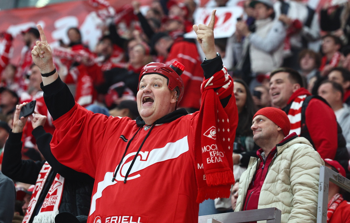    Болельщики "Спартака"  Софья Сандурская/ТАСС