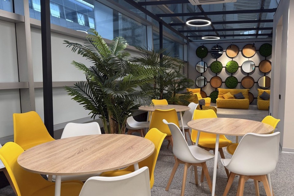    В аэропорту "Пулково" появилась зона коворкинга. Фото: t.me/pulkovo_led