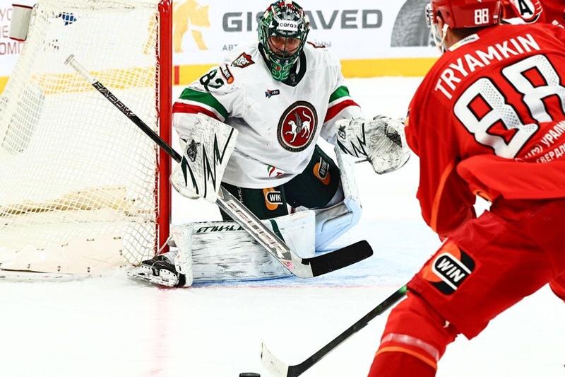    Фото: пресс-служба ХК «Автомобилист» / Момент матча