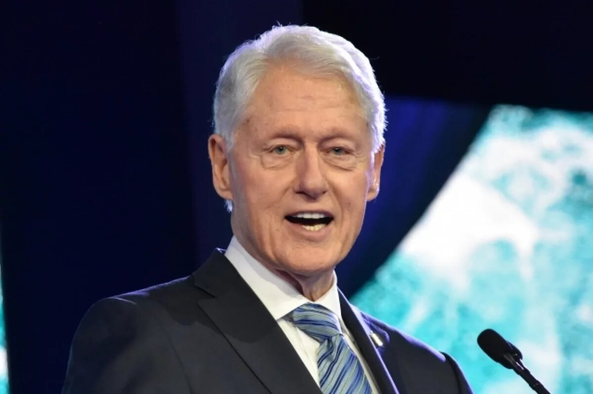    Клинтон заявил, что США находятся на краю пропасти из-за дела Эпштейна