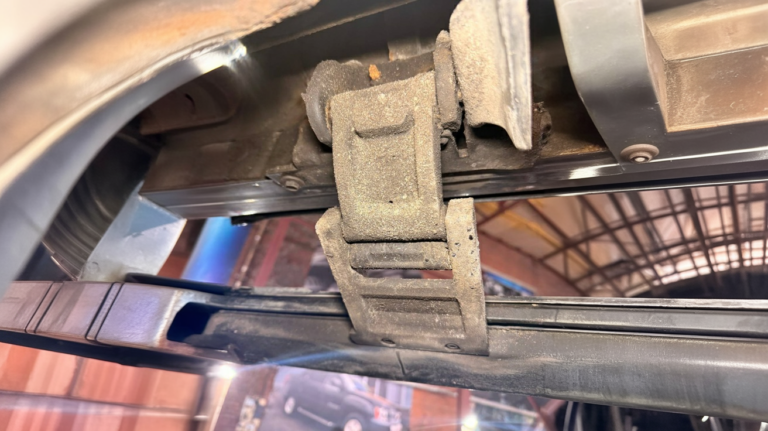    Выдвижные пороги: профилактика против грязи и заеданий lucky247187Q