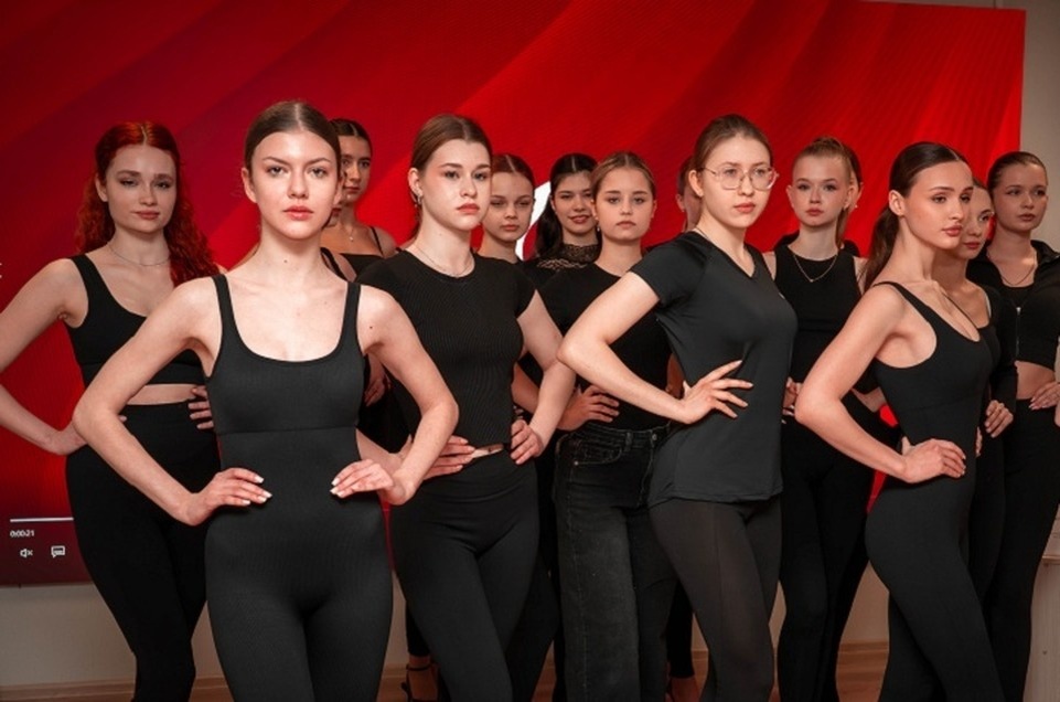    В Донецке презентовали новую образовательную платформу «Школа демонстраторов одежды». Фото: Центр «Мой бизнес»