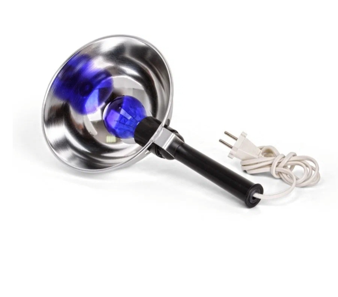 Фото синей лампы я взяла из интернета. У меня дома ее нет.