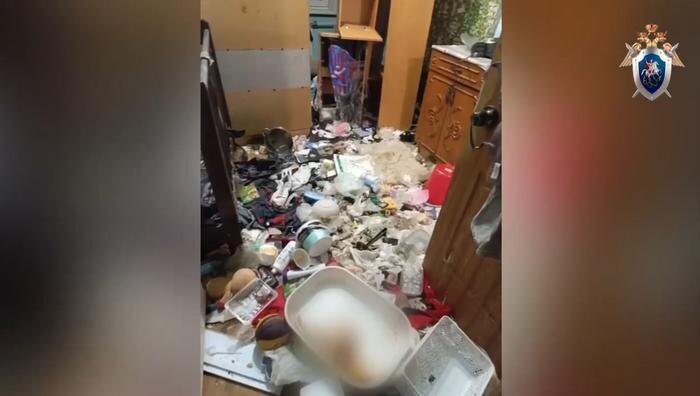 Оперативная съемка в квартире © MAX / ГСУ СК России по Красноярскому краю и РХ