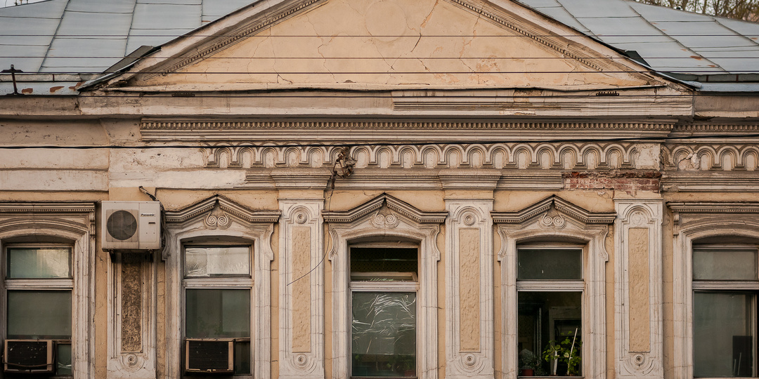 Усадьба Котова-Фомина на Воронцовской улице вновь выставлена на продажу.