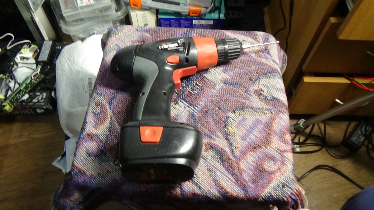 Шуруповерт с АКБ переделанным под литий