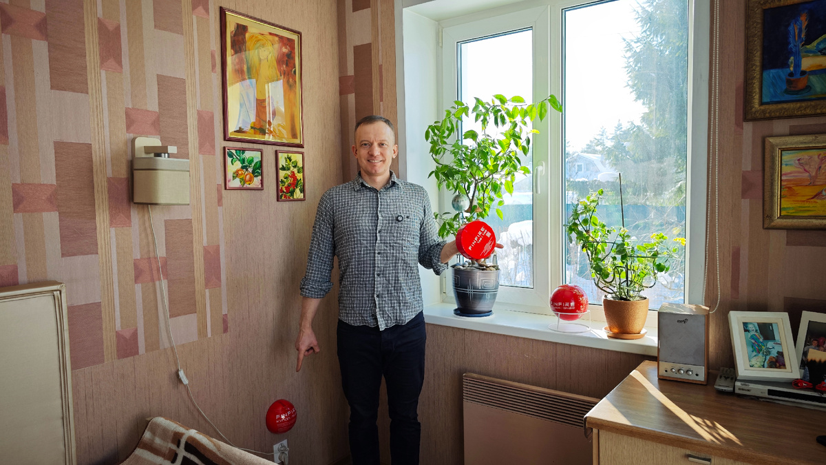 Как обычно - аппетит приходит во время еды... Мы поставили огнетушители у нашего дежурного обогревателя.