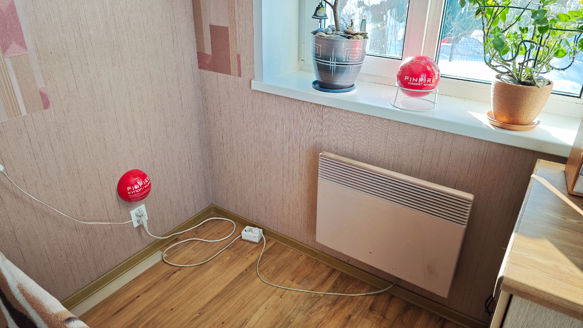 и у розетки)