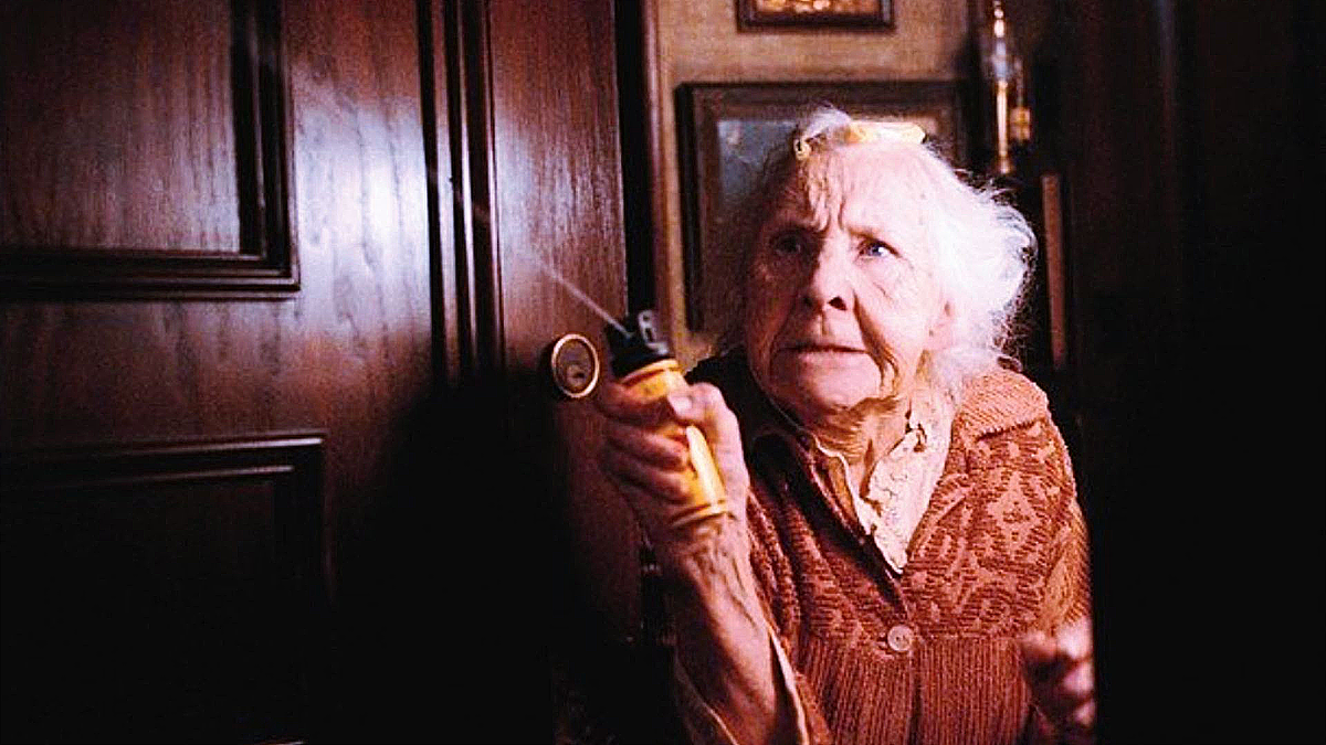 Соседка с «приветом»