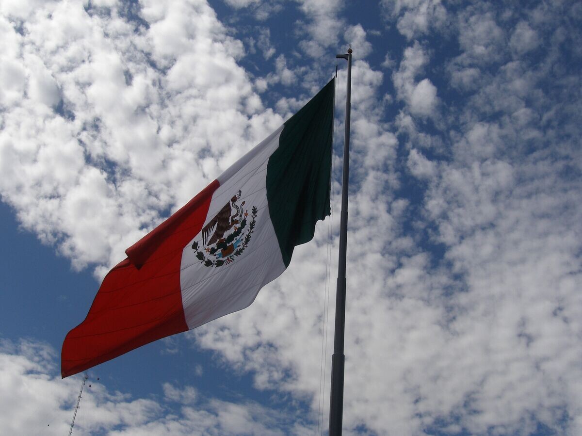    Флаг Мексики на центральной площади Мехико | © РИА Новости / Дмитрий Знаменский